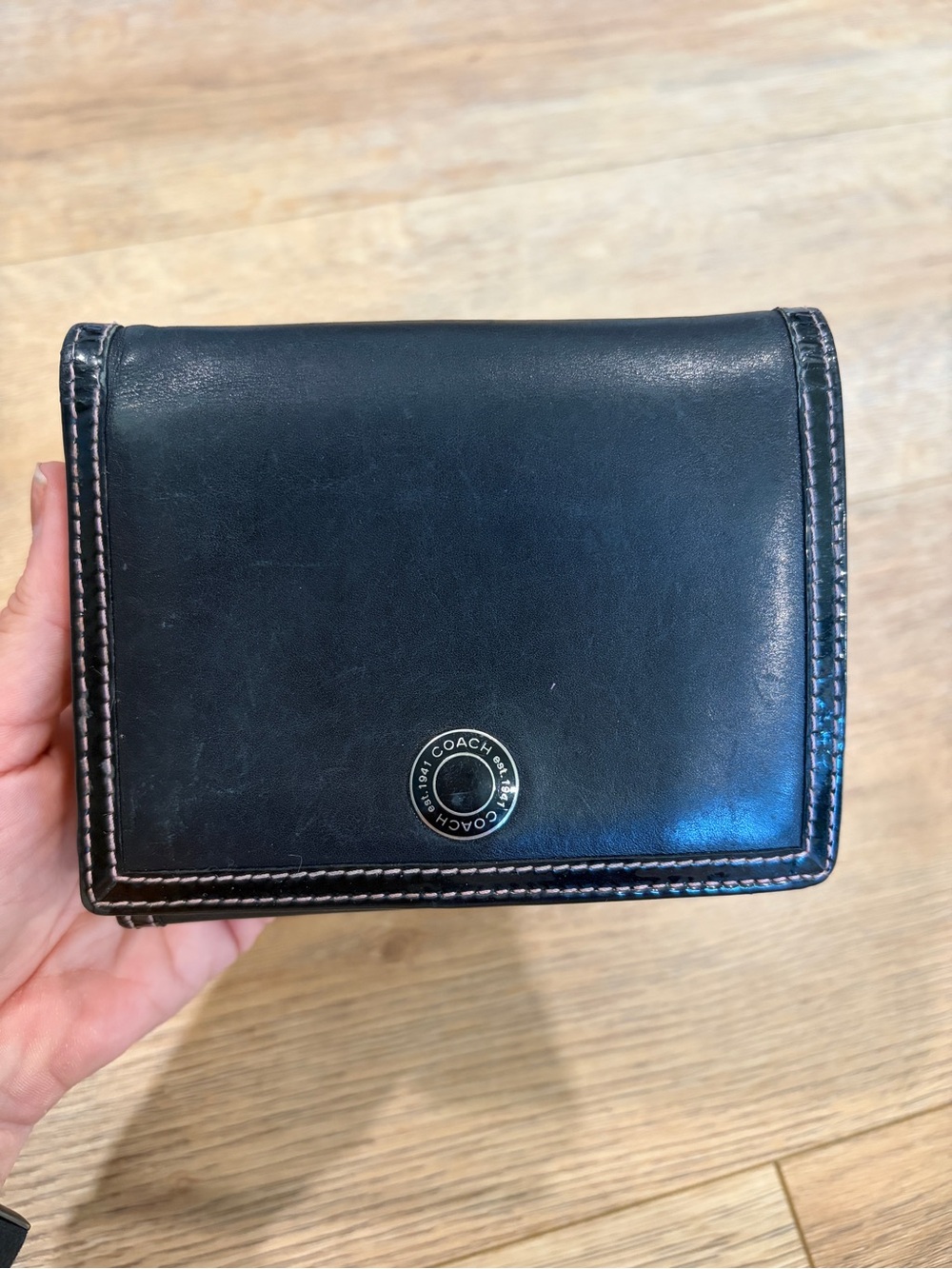 Coach Black Leather Trifold Wallet Pink Interior Snap Closure Y2K